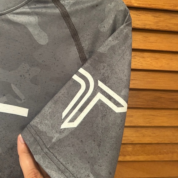 PFL Urban Camo Grey Raglan Active Athletic Top- Concrete NWOT Sz S - Picture 6 of 9